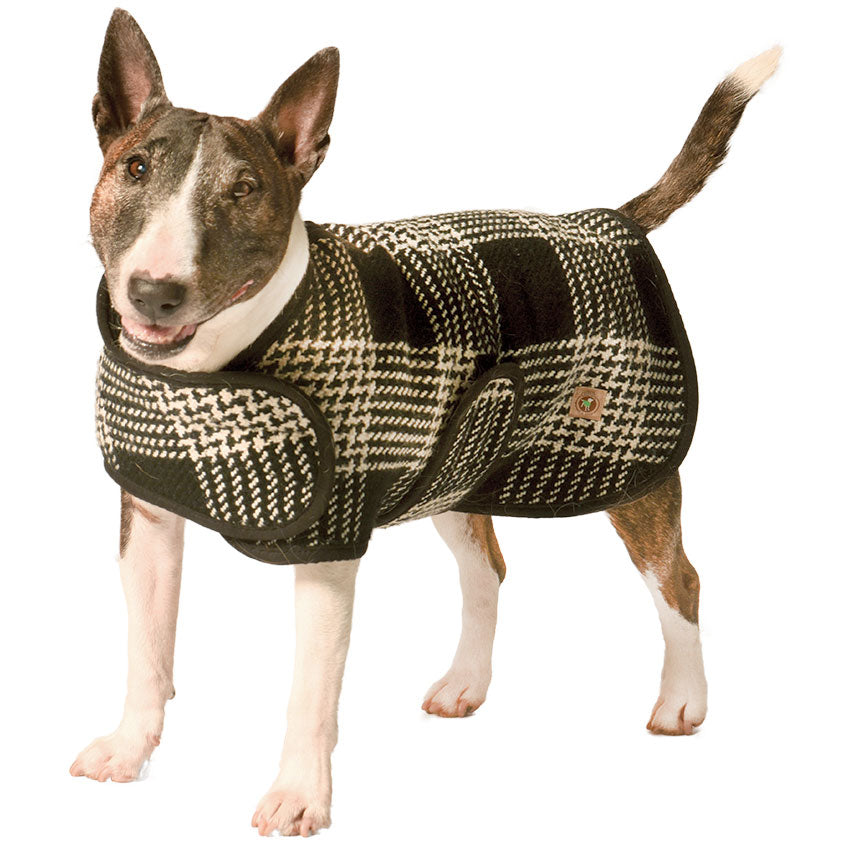 Chilly Dog Black and White Plaid Dog Blanket Coat
